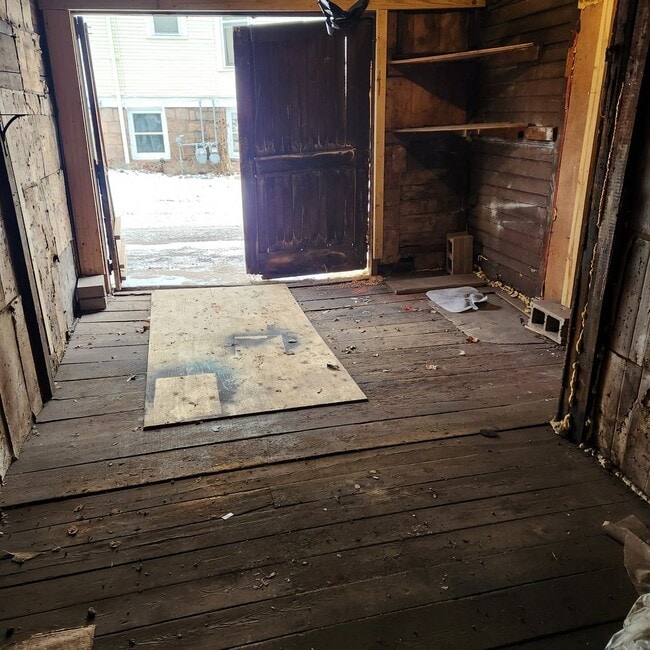 Building Photo - 509 N 3rd Ave E