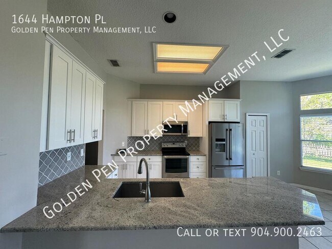 Building Photo - 1644 Hampton Pl
