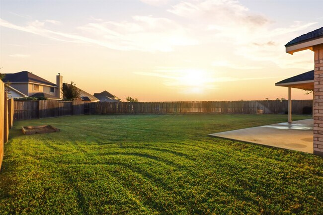 Building Photo - 6006 Wilcox Point Dr