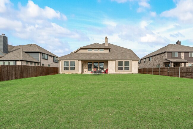Building Photo - 1042 Elmwood Dr