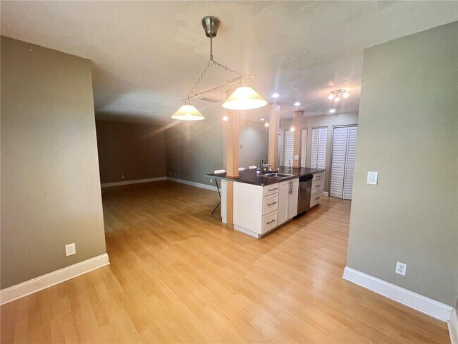 Building Photo - 302 Palm Coast Pkwy NE