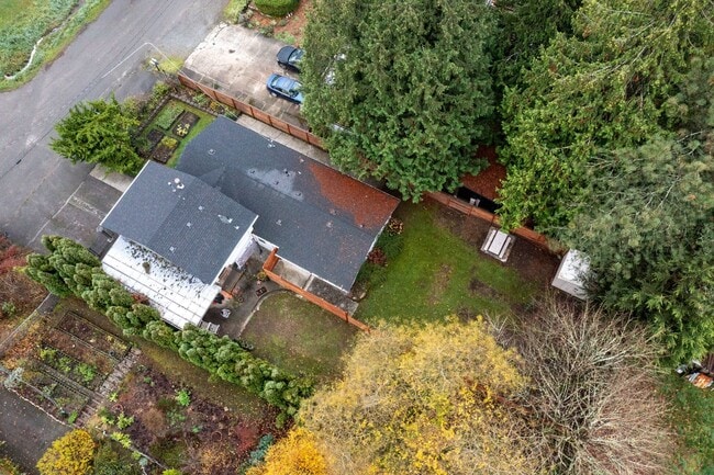 Building Photo - Arbor Lake Duplex unit for lease in private setting