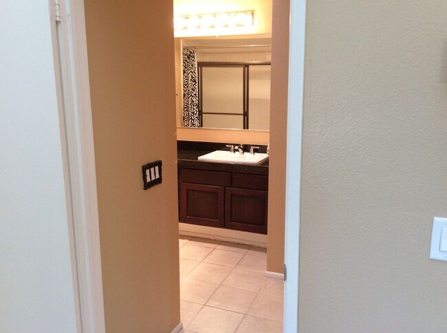 Building Photo - Huge White water condo at Fletcher Cove Solana Beach