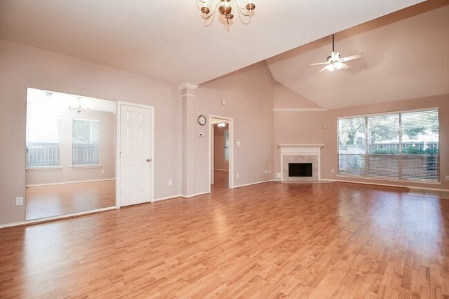 Building Photo - 4202 Creek Hollow Ln