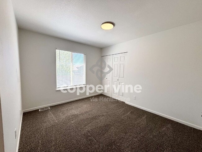 Building Photo - 700 4th St