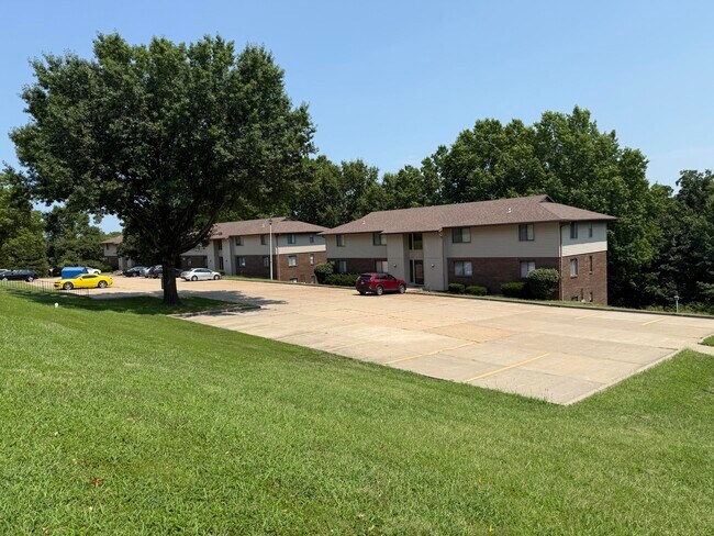 Building Photo - 827 Southwest Blvd