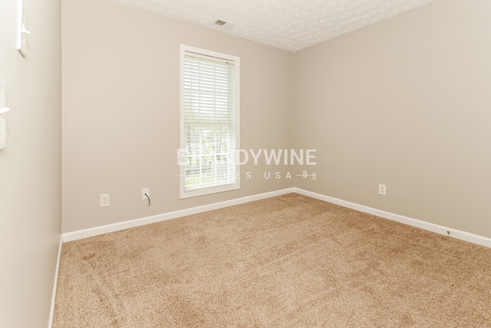 Building Photo - 3915 Riverside Pkwy