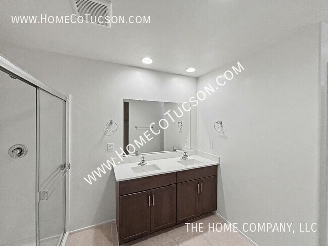 Building Photo - 7108 S Via Gaucho Viejo