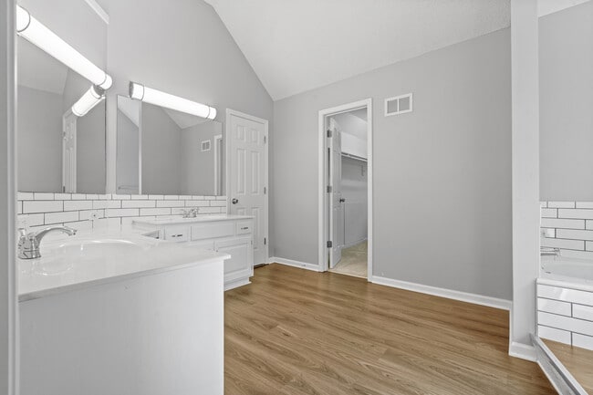 Building Photo - 6128 157th St