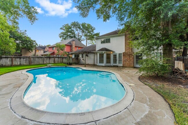 Building Photo - 3318 Candlelon Dr