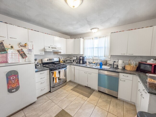 Building Photo - 28 Fisk Ave