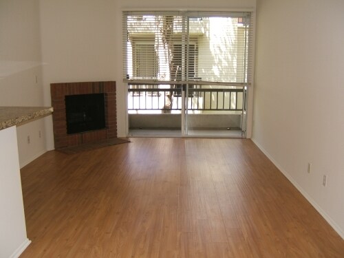 Interior Photo - 11660 Mayfield Ave