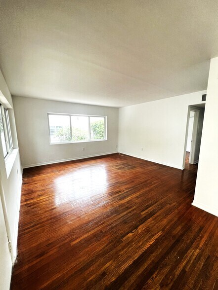 Building Photo - 2720 Shipping Ave