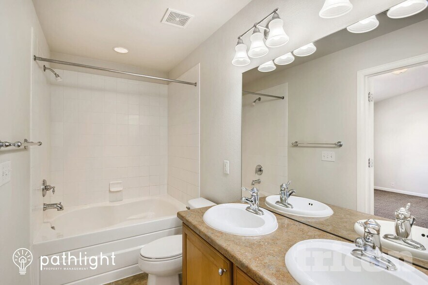 Building Photo - 968 Burning Bush Point