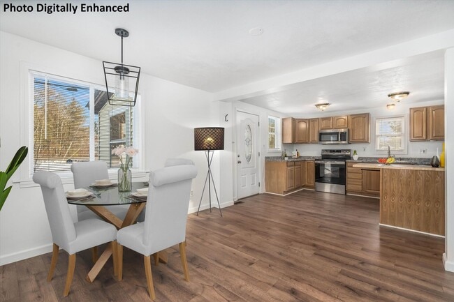 Building Photo - 657 W Swanzey Rd