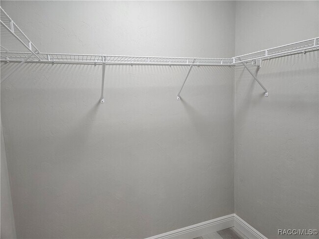 Building Photo - 2320 N Hendry Point