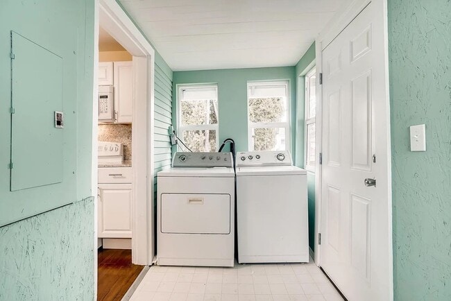 Building Photo - Updated 2BR Home in Marysville – Spacious Garage, Decks & RV Parking!