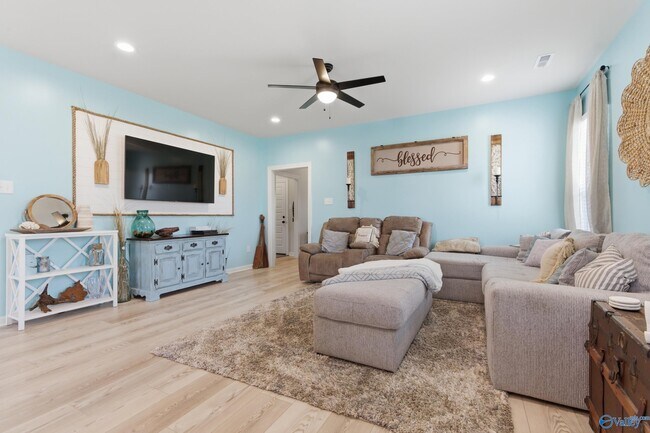 Building Photo - 221 Willie Sanders Dr