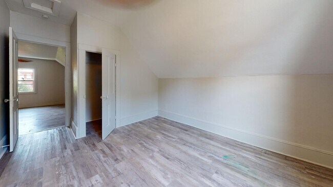 Building Photo - 4217 Hyde Ave