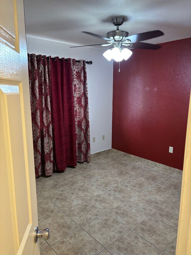 Building Photo - Single Family Home in Live Oak.