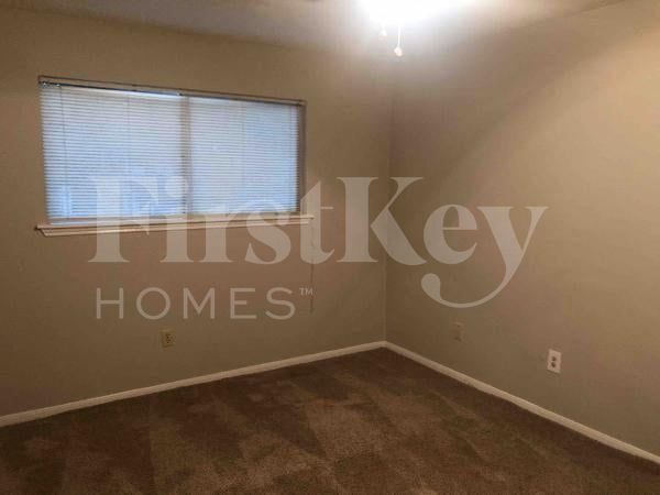 Building Photo - 18111 Fireside Dr
