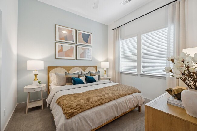 Building Photo - Move-In Special: 4–6 Weeks Free