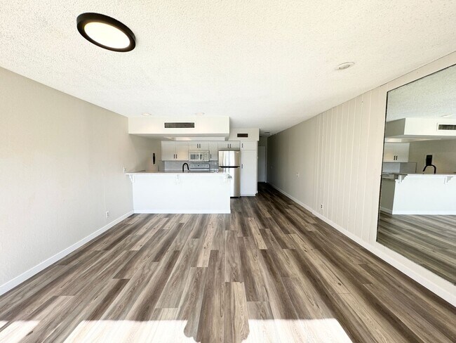 Building Photo - AVAILABLE NOW!!  1 Bedroom 1 Bathroom UPSTAIRS Apartment in Palm Springs!