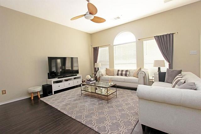 Building Photo - 1861 Carson Ln