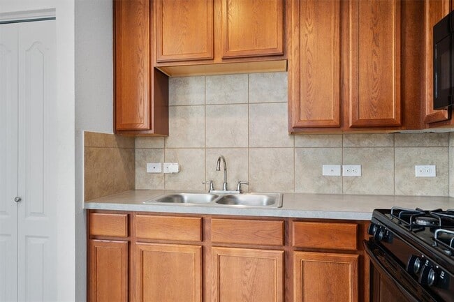 Building Photo - 1629 Arbor Knot Dr