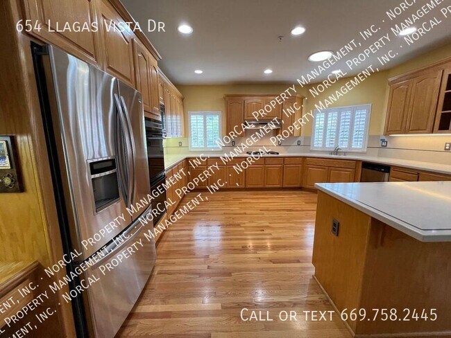 Building Photo - 654 Llagas Vista Dr