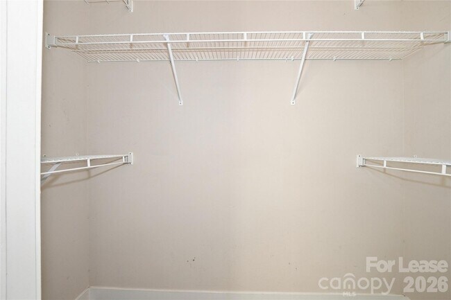 Building Photo - 732 Seigle Point Dr