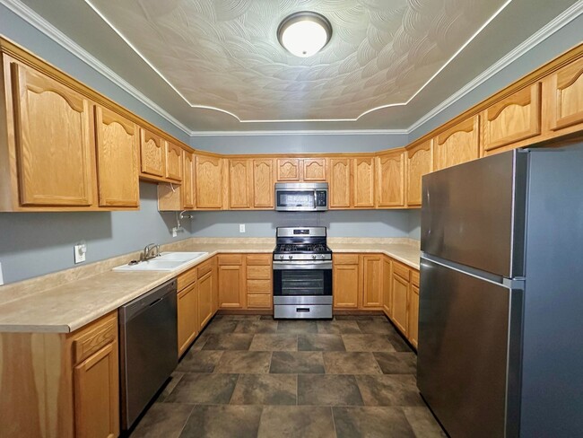 Building Photo - 1310 S 25th St