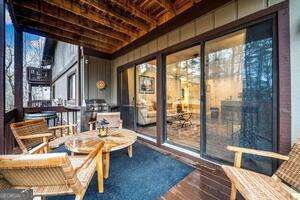 Building Photo - 2501 Fairway Oaks