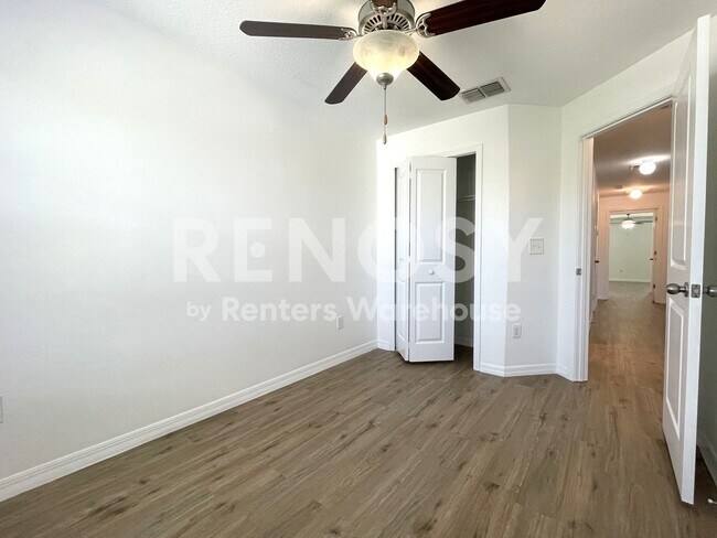 Building Photo - REDUCED with $300 Credit for 8/1 Move-in Spacious 3/2.5/1 Townhome in Riverview