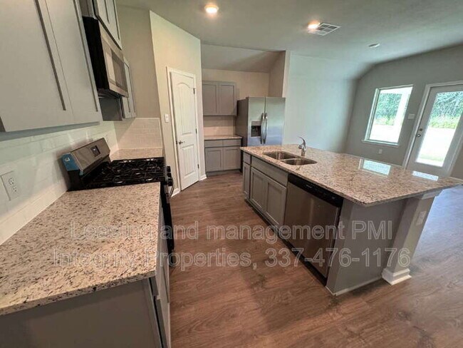 Building Photo - 229 Sidney Oaks Dr