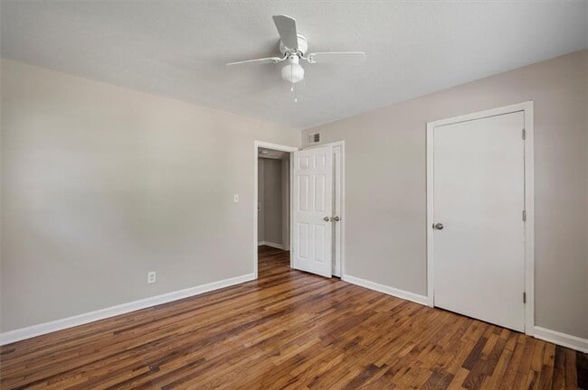 Building Photo - 190 Opal Dr