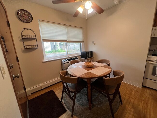 Building Photo - 481 Duane Terrace