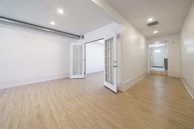 Building Photo - 433 Pacific Ave