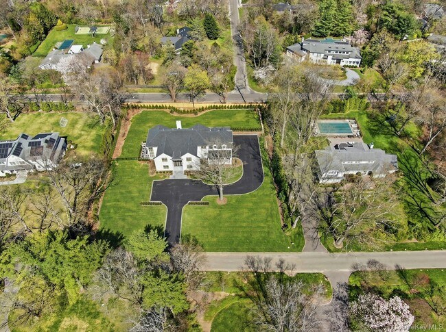 Building Photo - 25 W Creek Farms Rd