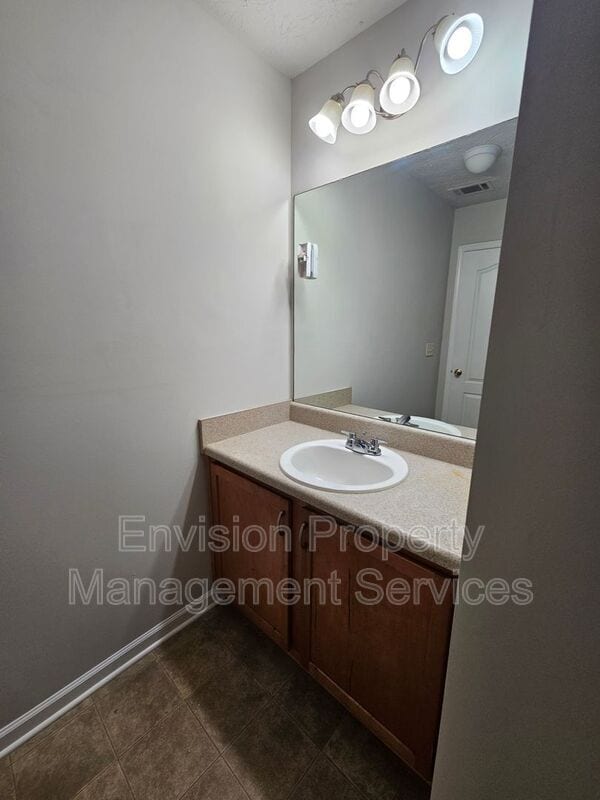 Building Photo - 678 Georgetown Ct