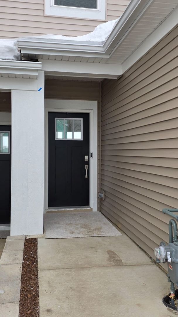 Building Photo - 450 Hathaway Ln