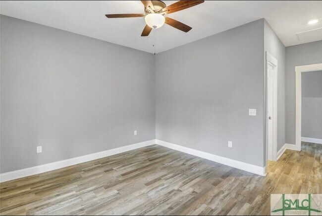 Building Photo - 421 Bear River Dr