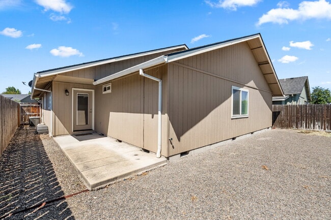 Building Photo - 229 Reanna Way