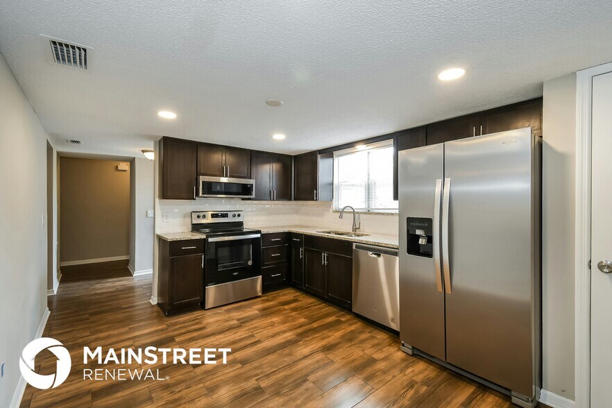 Building Photo - 3506 Whalers Way