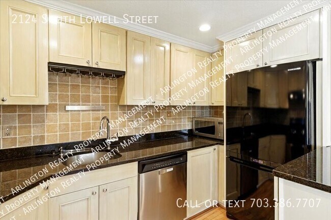 Building Photo - 2124 S Lowell St