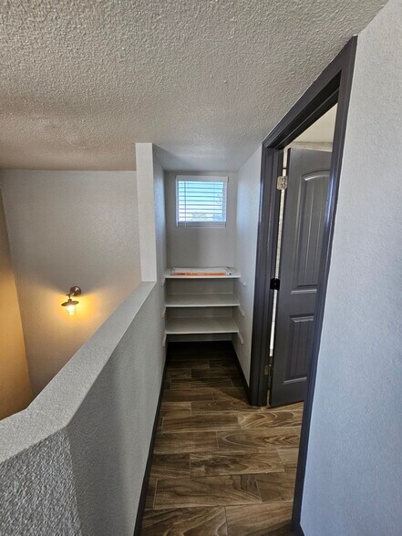 Building Photo - 1766 E Pepper Cir
