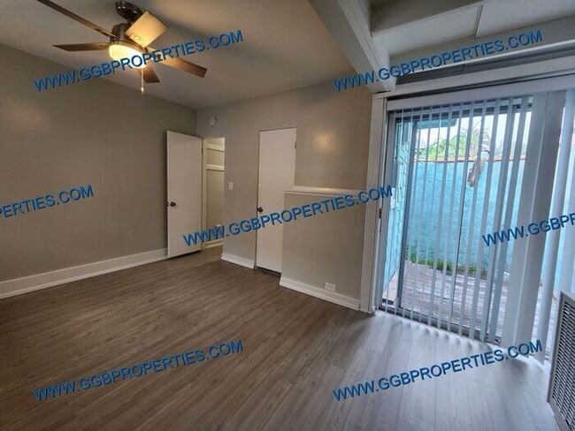 Building Photo - ** Self Guided Tour **Belmont Shores Updat...