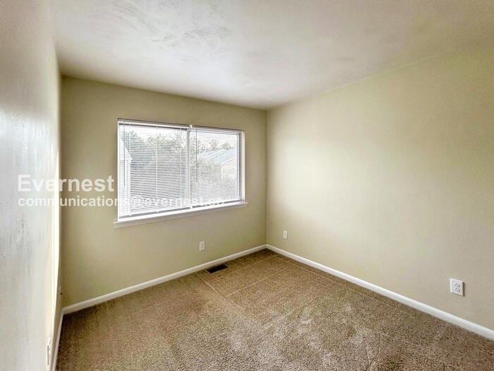 Building Photo - 3821 Staffordshire Ln