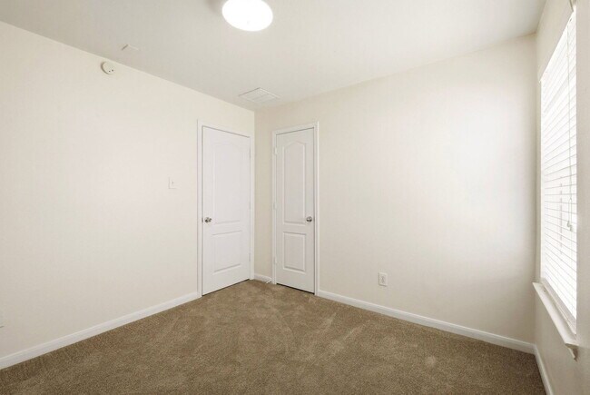 Building Photo - 7719 Serene Wood Ln