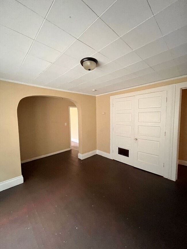 Building Photo - Cozy 2-Bedroom Apartment in a Prime Locati...